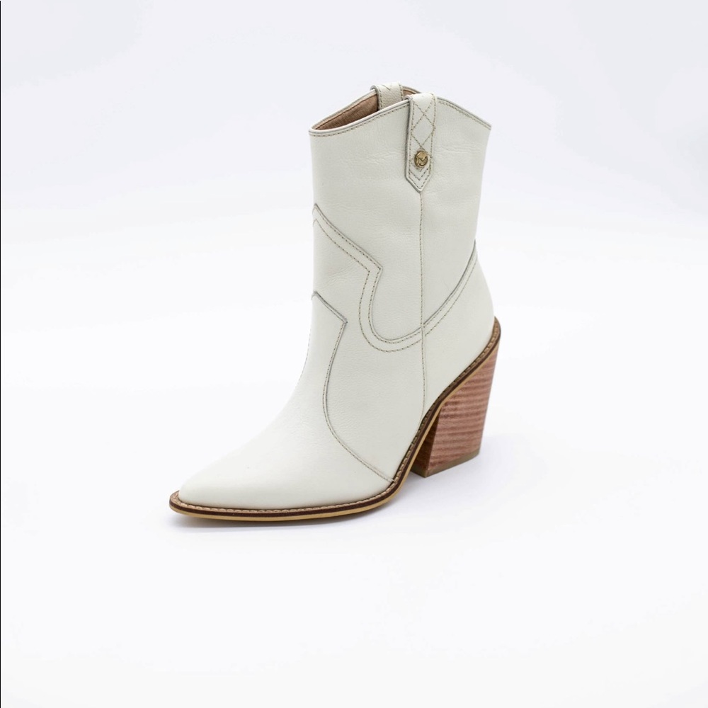 Western cowboy boots ivory leather